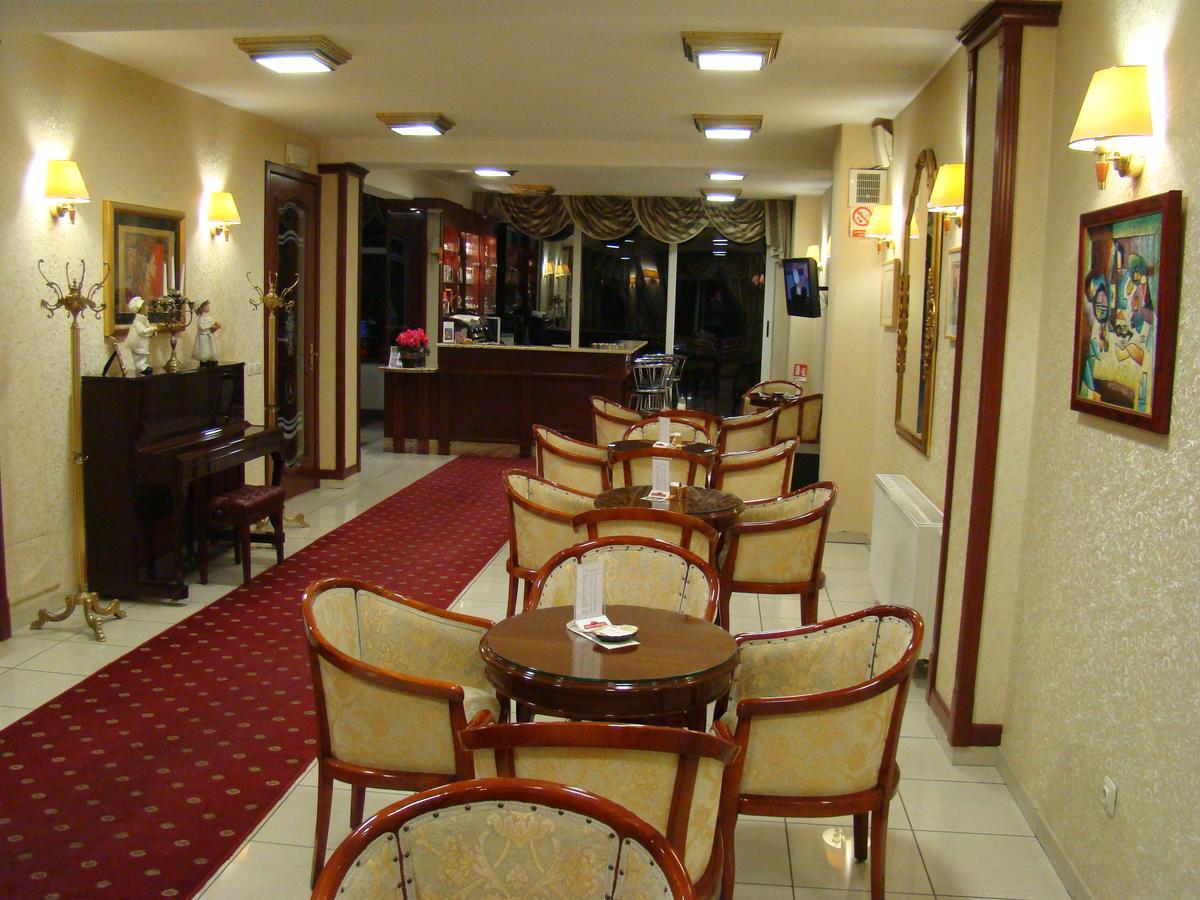 Hotel Vila Ariston Eszék Kültér fotó